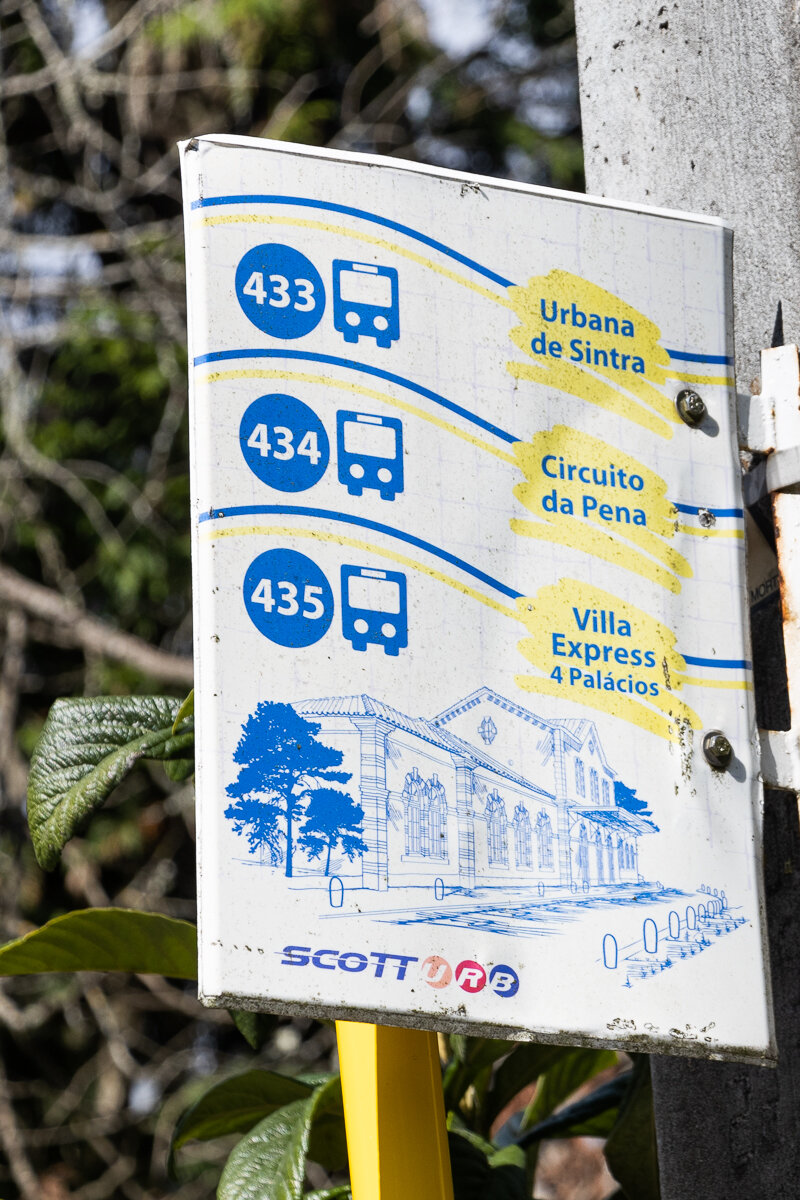 Panneau pour les lignes de bus 433, 434 et 435 à Sintra