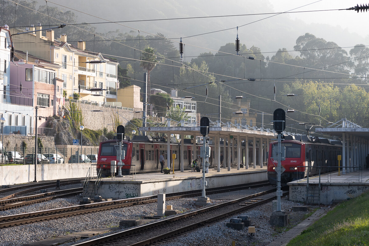 Train dans la gare de Sintra