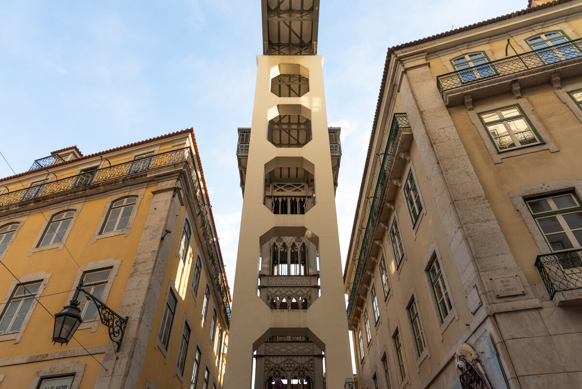 Arrière de l'ascenseur Santa Justa à Lisbonne