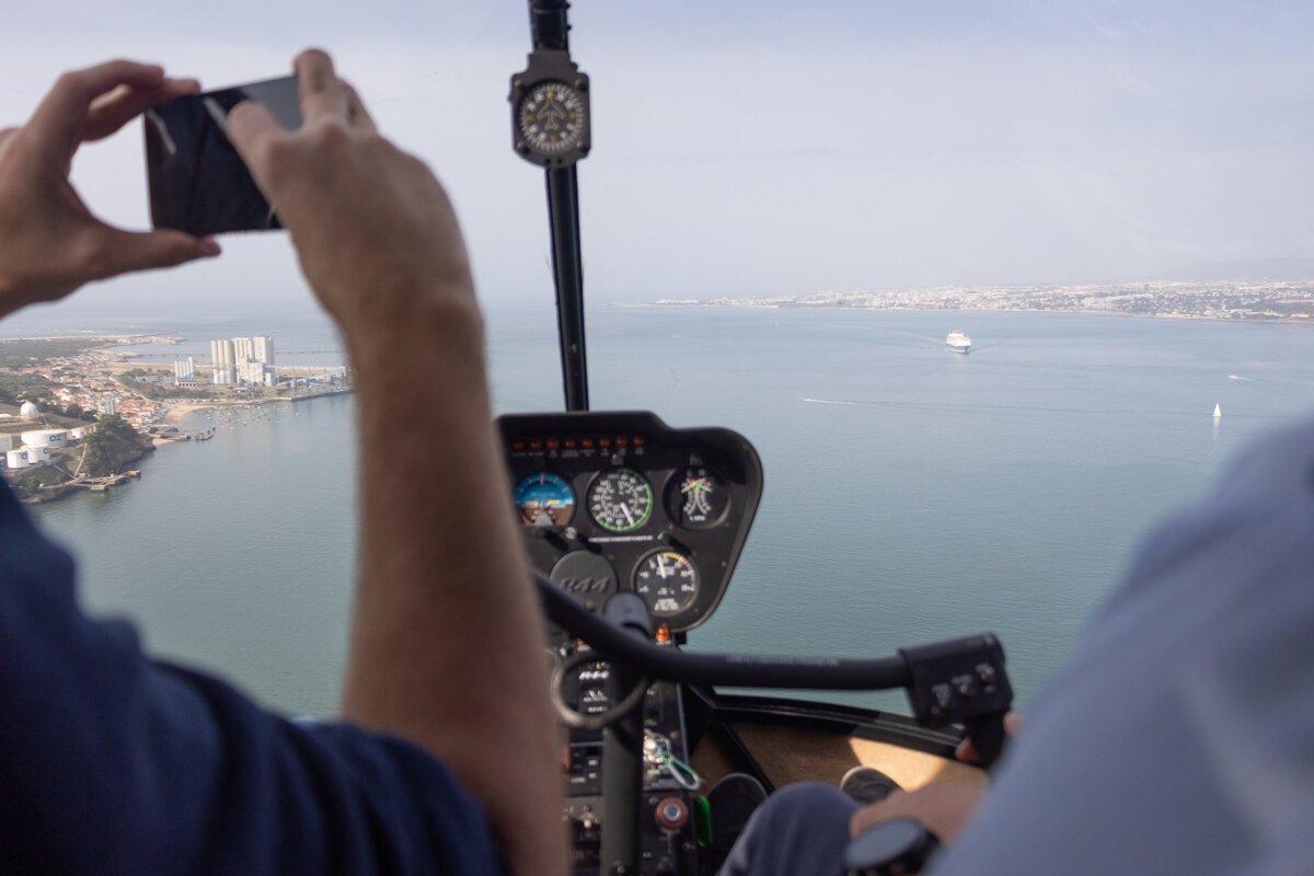 Faire des photos depuis un hélicoptère à Lisbonne
