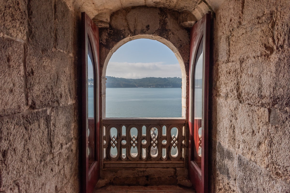 fenêtre avec vue depuis la Tour de Belém