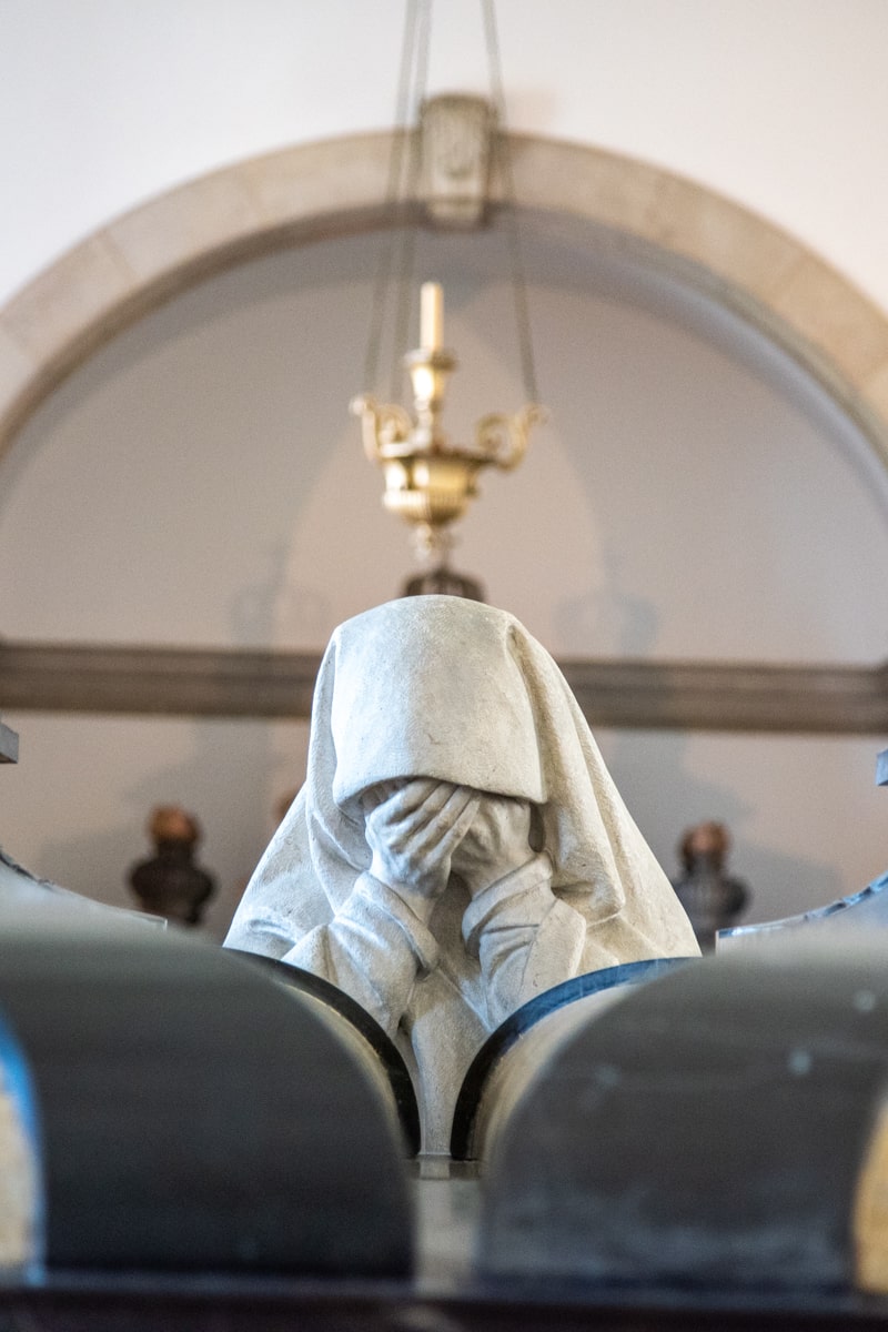 Statue dans le Panthéon du Monastère