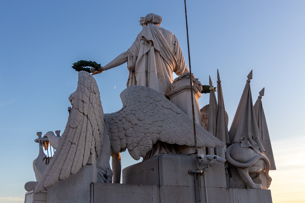Statues du haut de l'Arc de Triomphe de la rue Augusta, Lisbonne