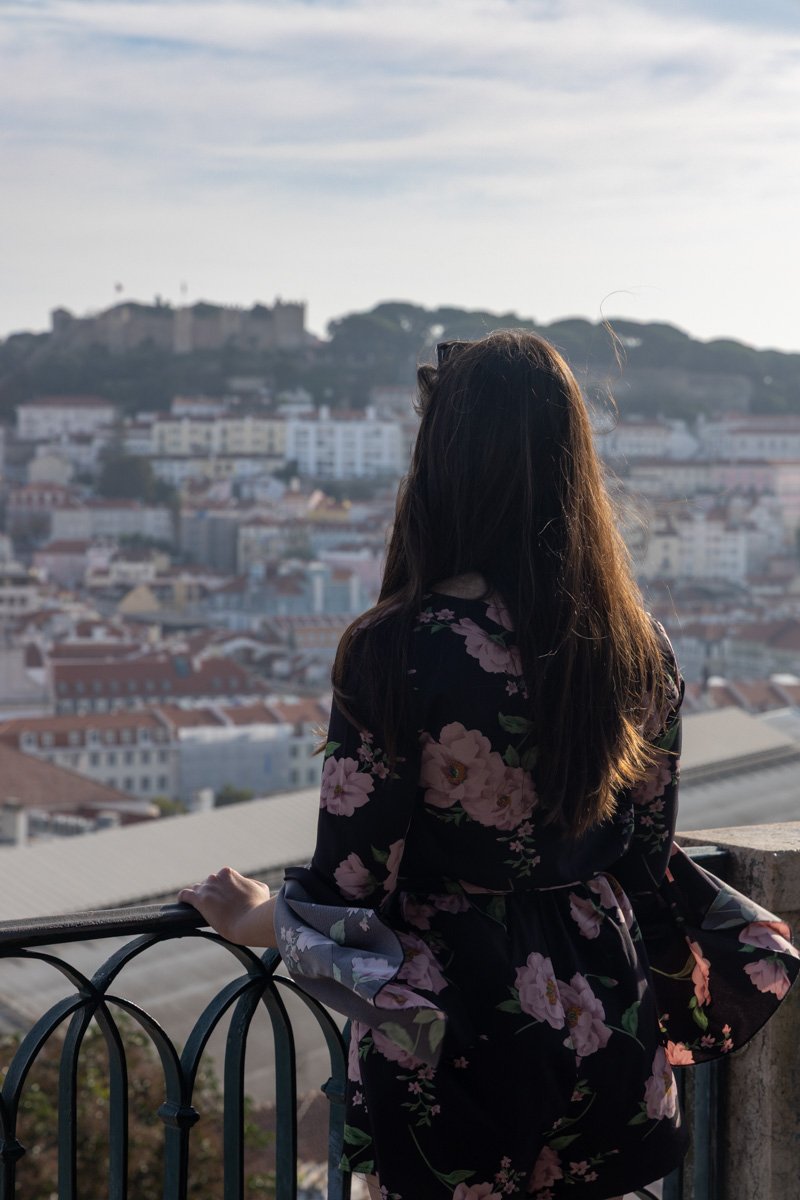 Pose devant le Miradouro de Sao Paulo