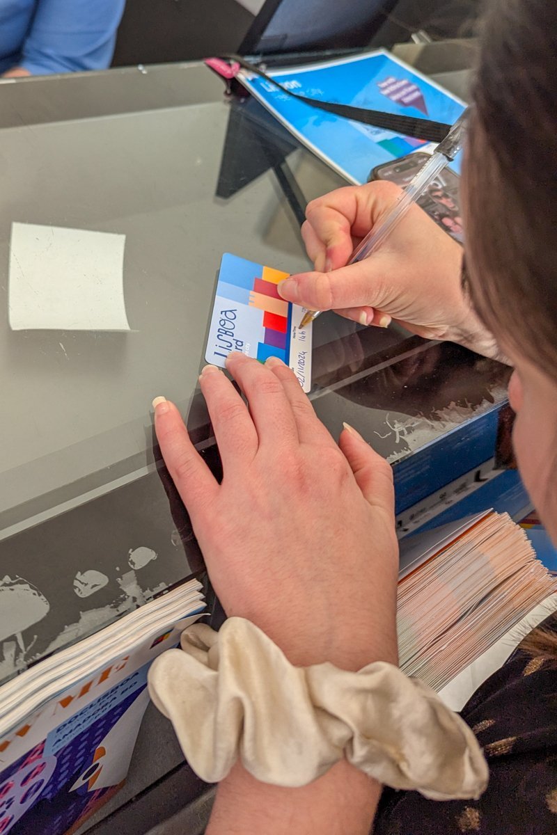 Inscription de la date sur la Lisboa Card à Lisbonne