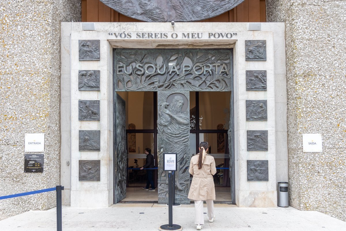 Porte d'accès à la Plateforme du Cristo Rei