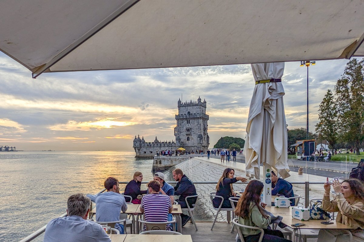 Restaurant avec vue sur la tour de Belém