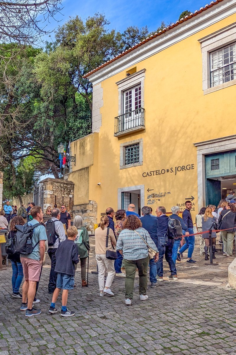 File d'attente pour le Castelo Sao Jorge