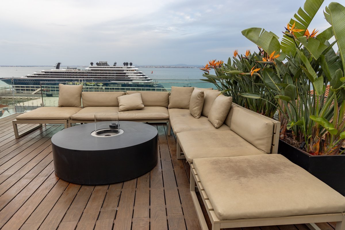 Fauteuils sur le rooftop
