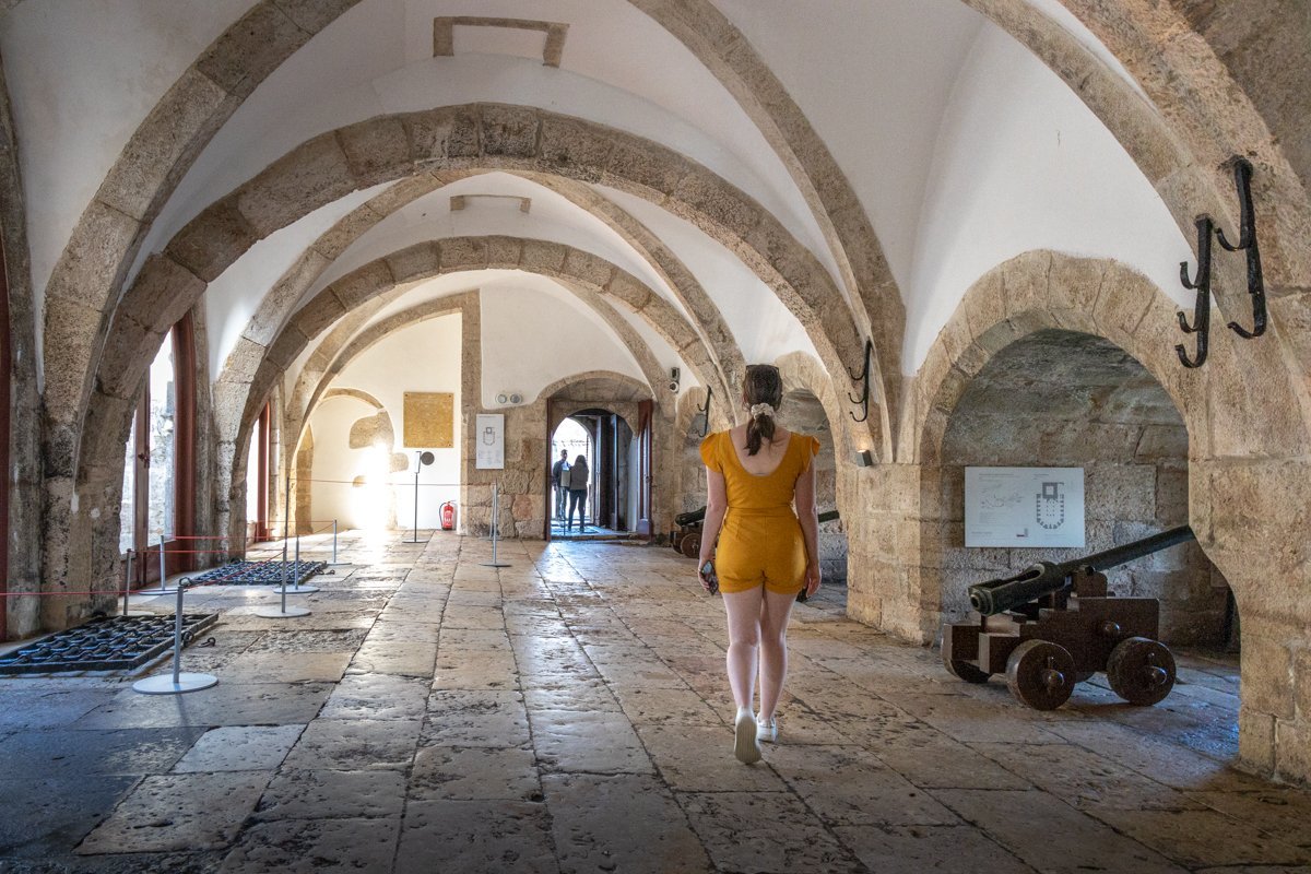 Canons à l'intérieur