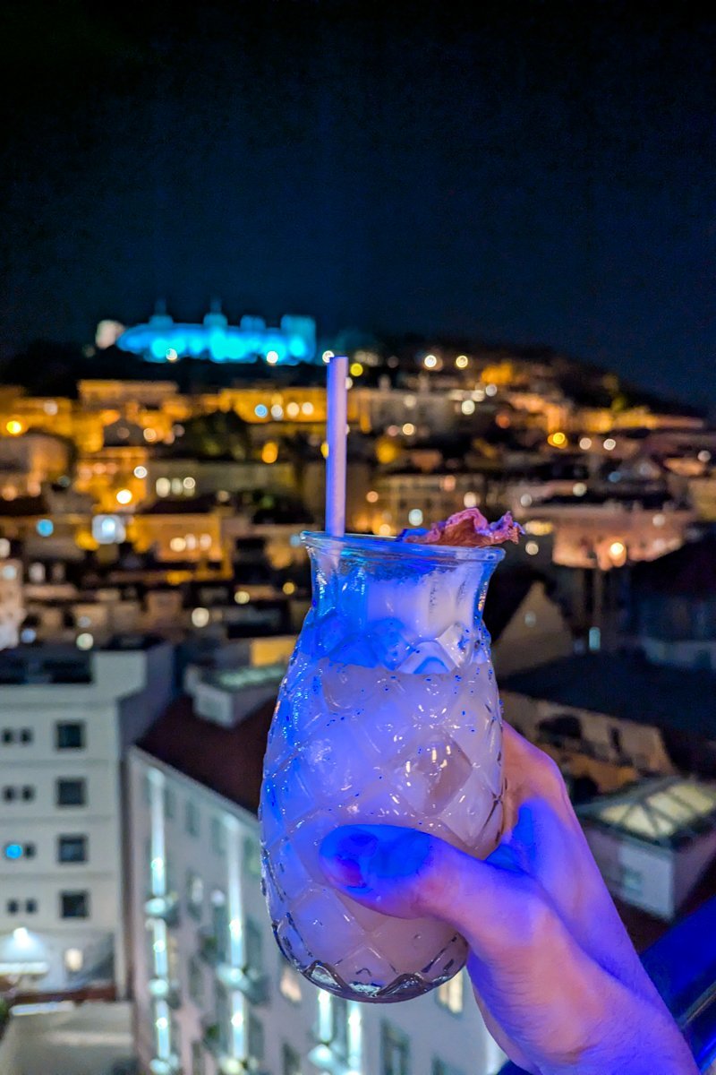 Cocktail au Rooftop Bar de l'Hôtel Mundial